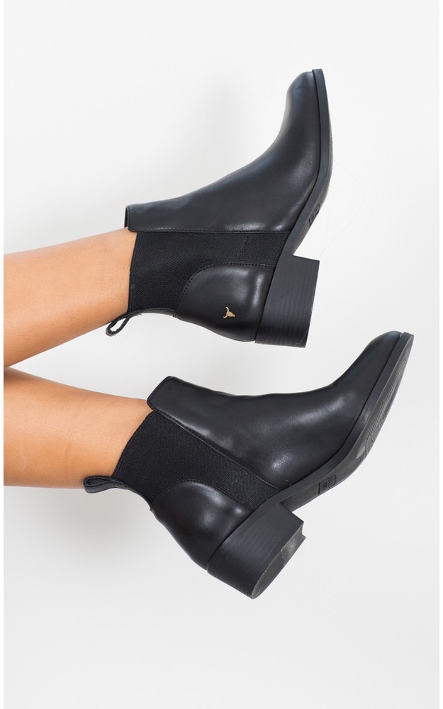 windsor smith - metz in black leather showpo fashion online windsor smith - metz in black leather showpo fashion online